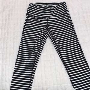 Athleta Capri Leggings